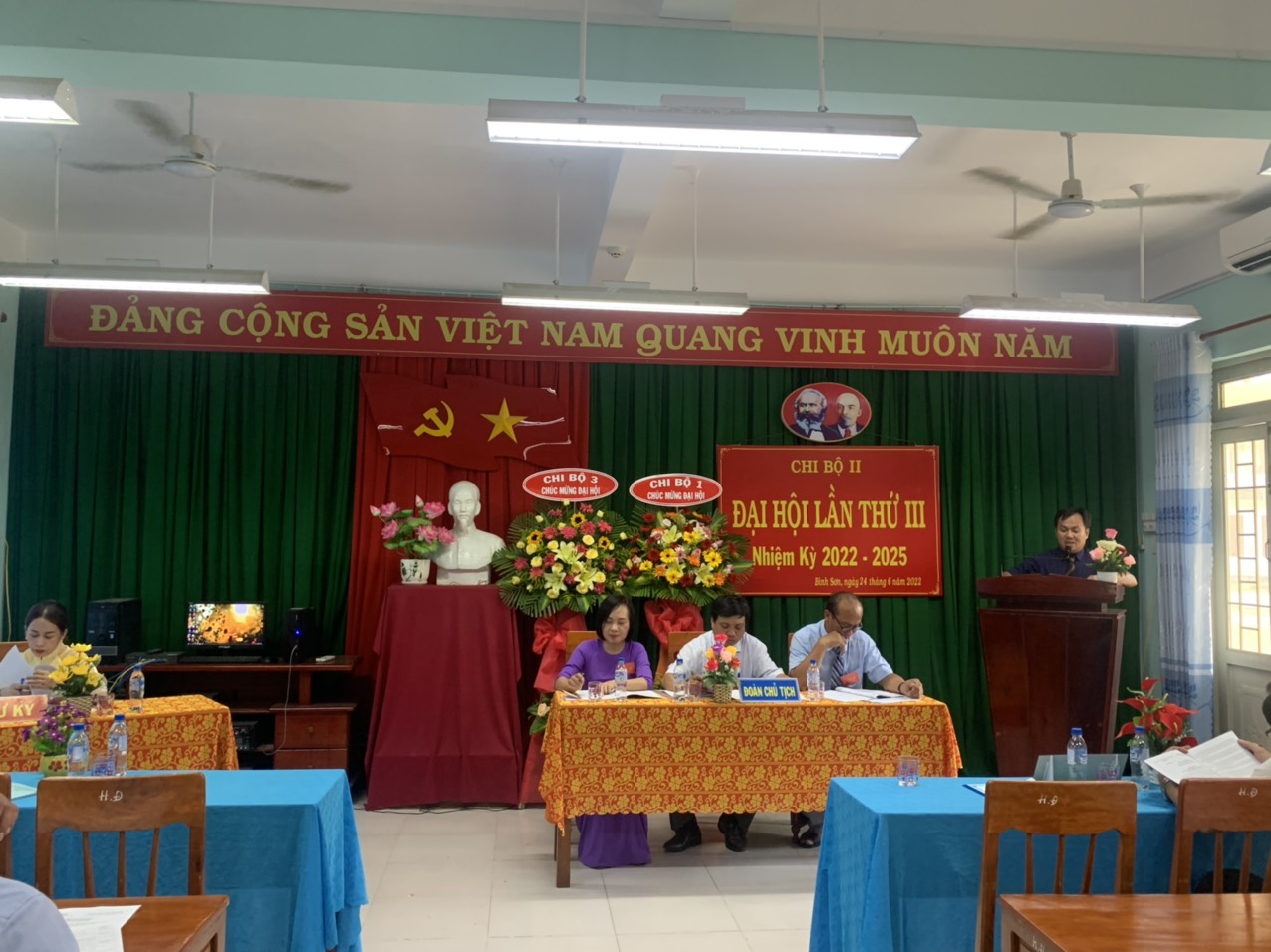 Đồng chí Phạm Thạch Sinh - Bí thư Đảng bộ - phát biểu chỉ đạo Đại hội